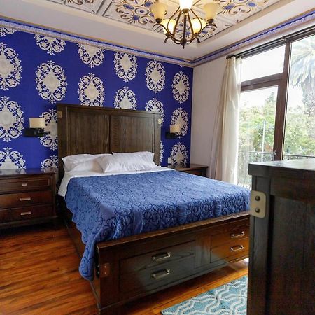 Hotel Azul De La Plaza By Chat Noir Cuenca Luaran gambar