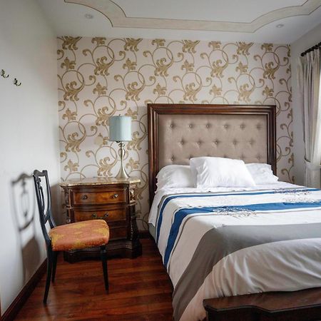 Hotel Azul De La Plaza By Chat Noir Cuenca Luaran gambar