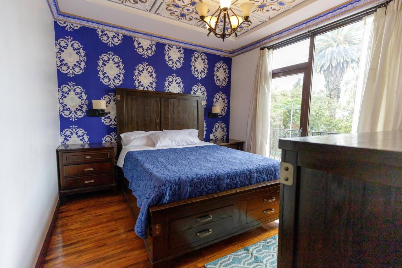 Hotel Azul De La Plaza By Chat Noir Cuenca Luaran gambar