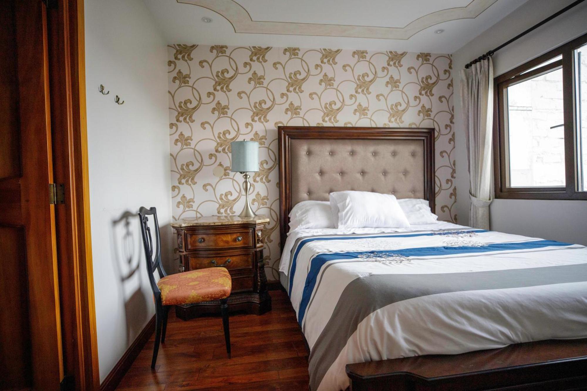 Hotel Azul De La Plaza By Chat Noir Cuenca Luaran gambar