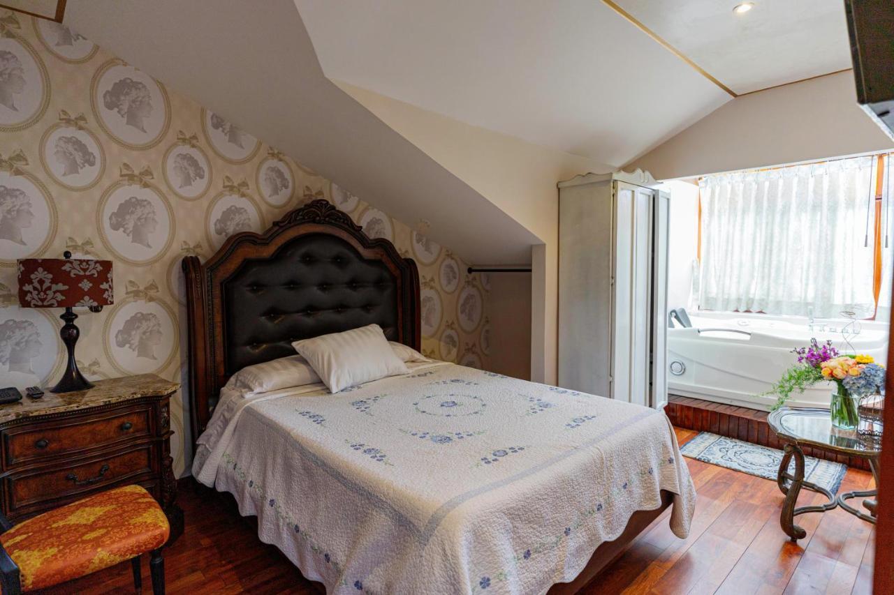 Hotel Azul De La Plaza By Chat Noir Cuenca Luaran gambar