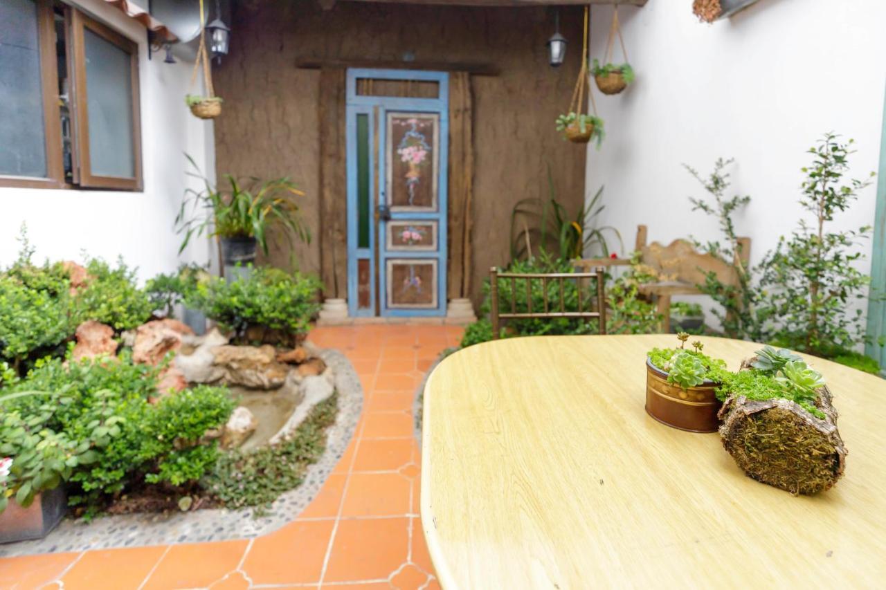 Hotel Azul De La Plaza By Chat Noir Cuenca Luaran gambar