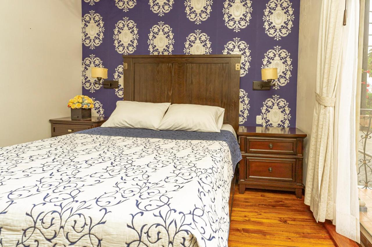 Hotel Azul De La Plaza By Chat Noir Cuenca Luaran gambar