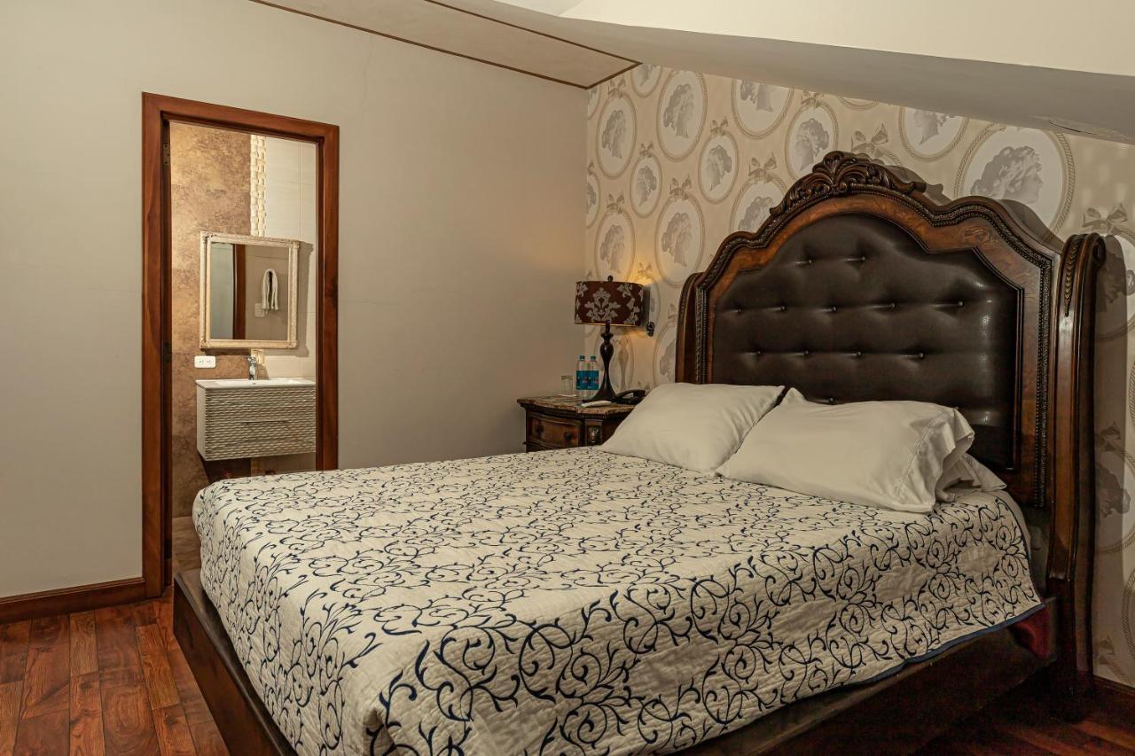 Hotel Azul De La Plaza By Chat Noir Cuenca Luaran gambar