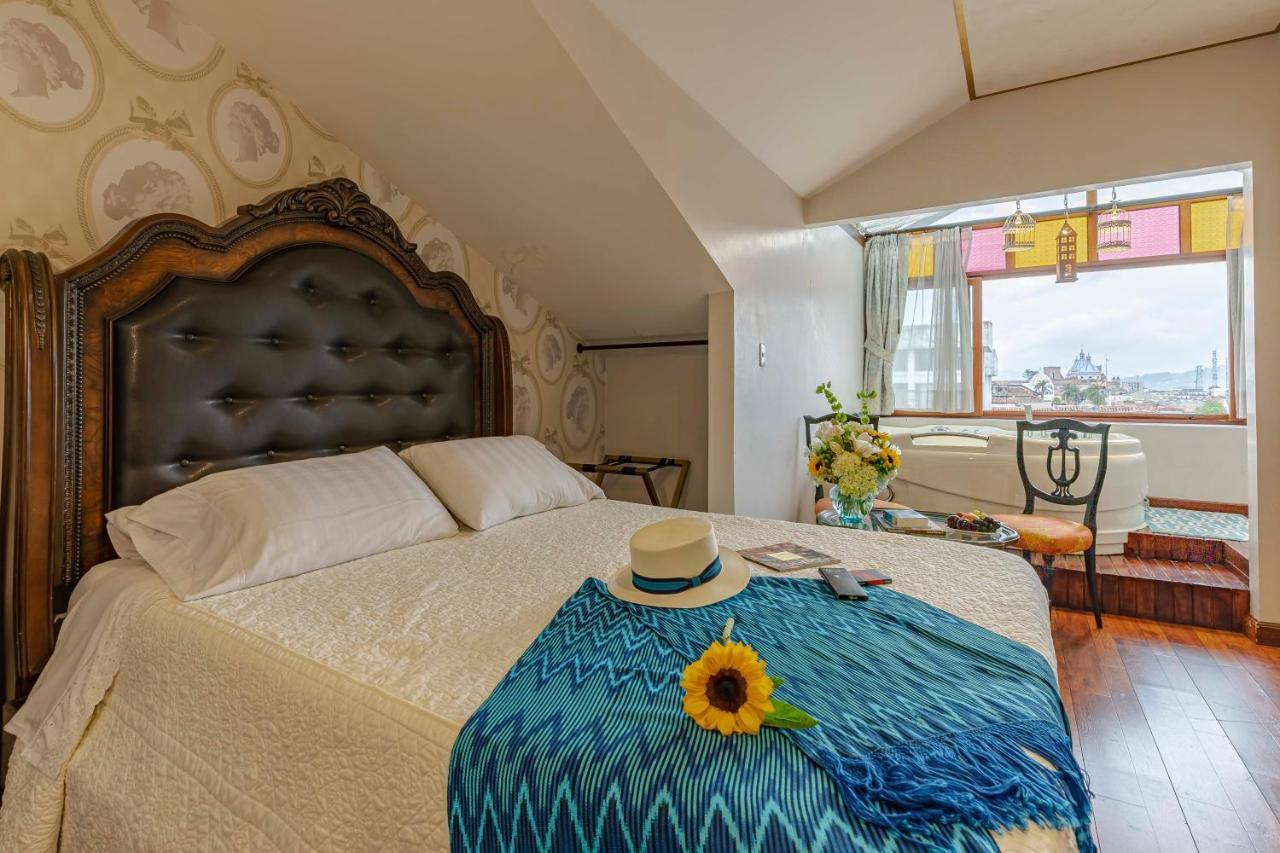 Hotel Azul De La Plaza By Chat Noir Cuenca Luaran gambar