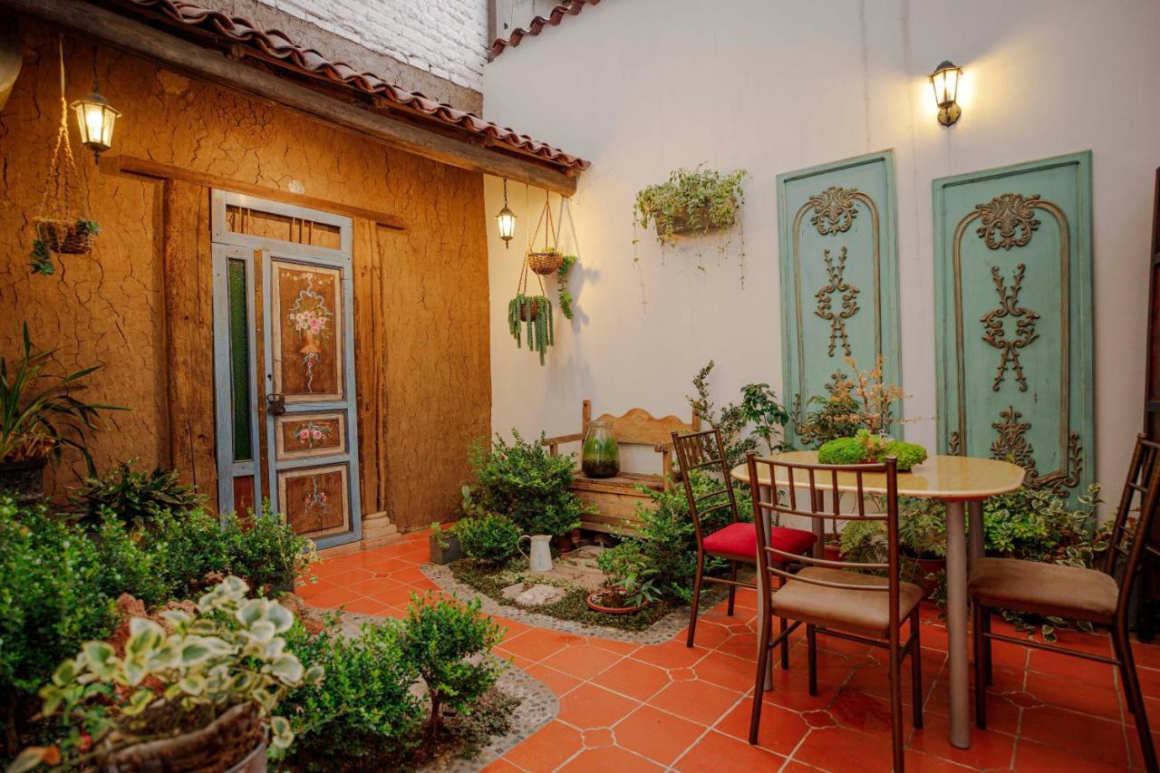 Hotel Azul De La Plaza By Chat Noir Cuenca Luaran gambar