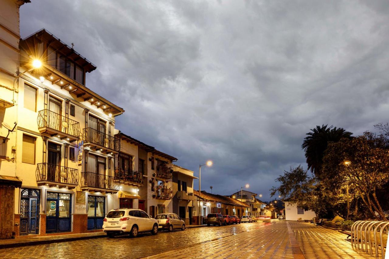Hotel Azul De La Plaza By Chat Noir Cuenca Luaran gambar