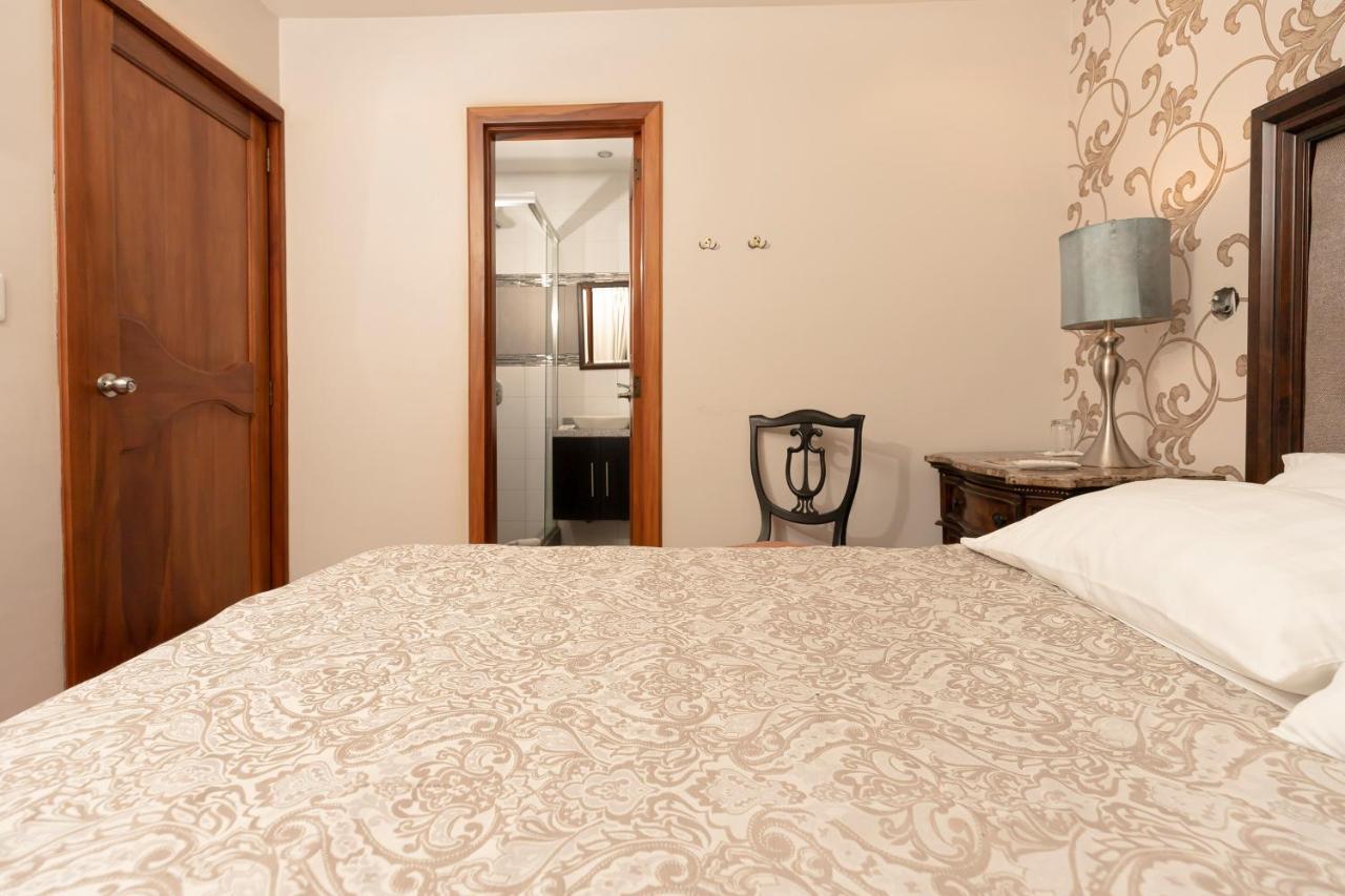 Hotel Azul De La Plaza By Chat Noir Cuenca Luaran gambar