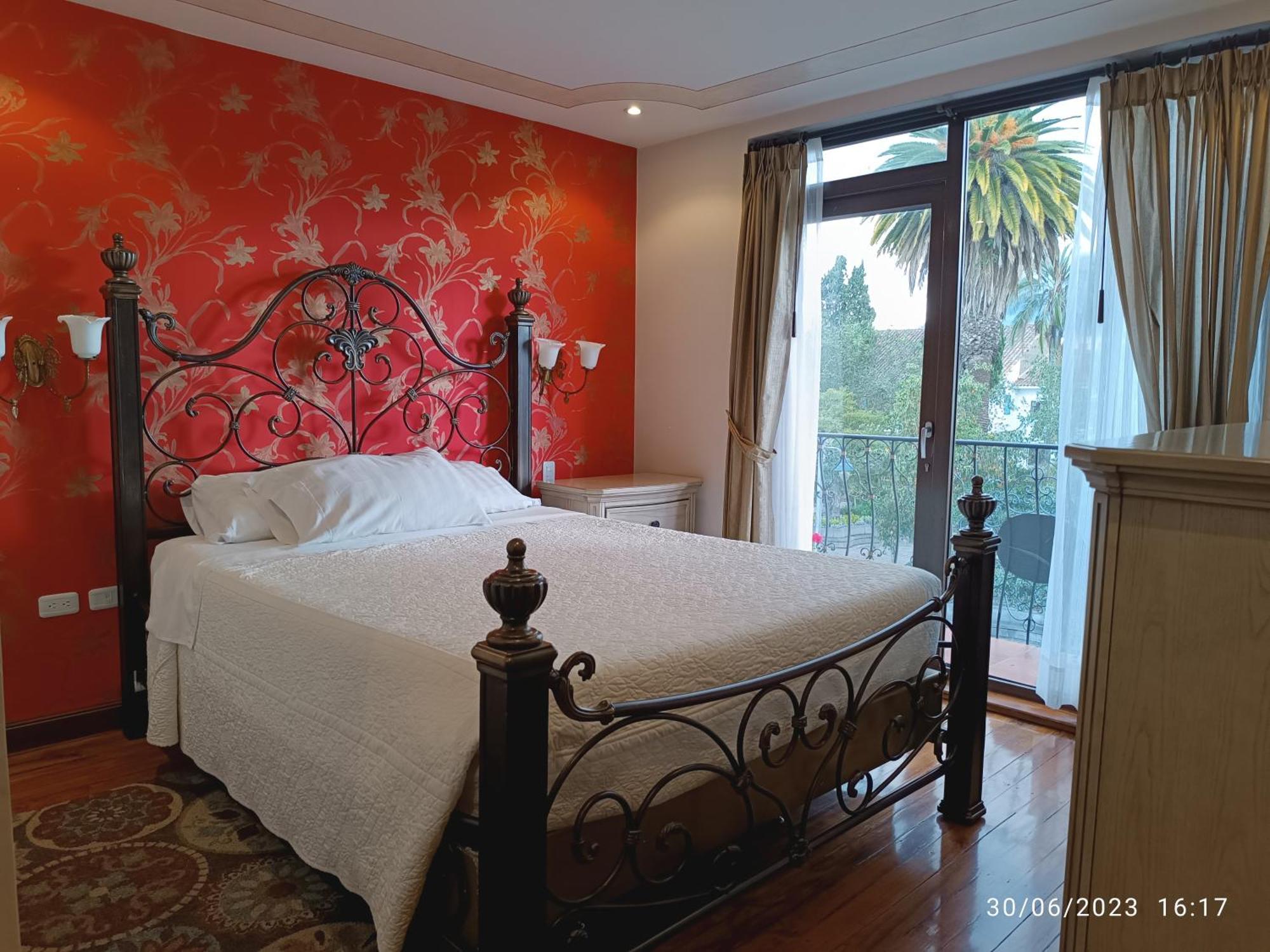 Hotel Azul De La Plaza By Chat Noir Cuenca Luaran gambar